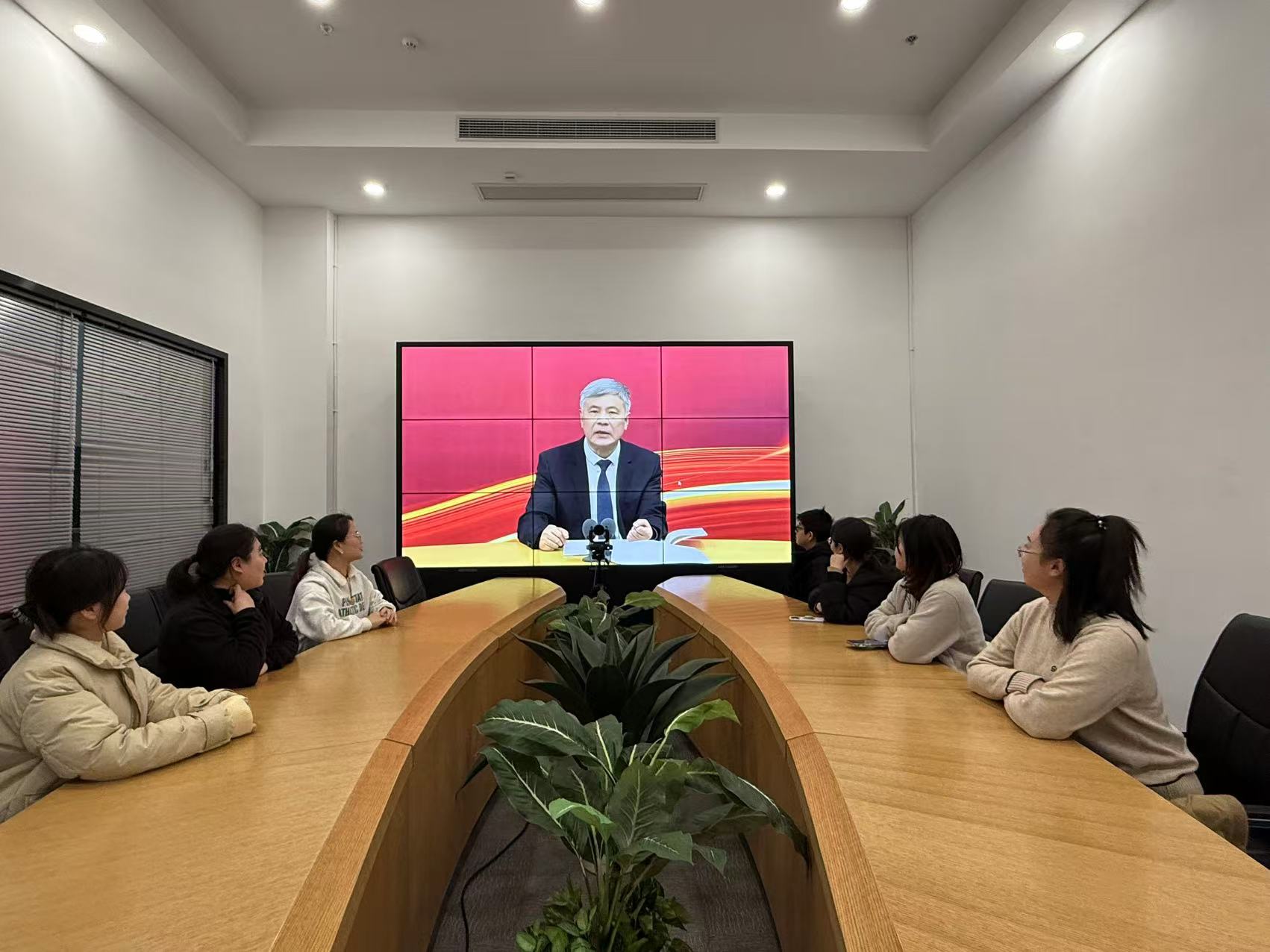 6686体育集团行政党支部开展“深入学习贯彻党的二十届三中全会精神”主题党日活动