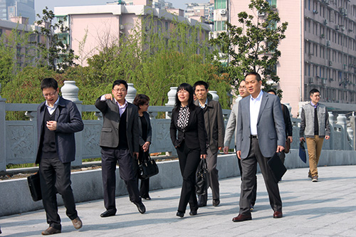 20150329中央党校课题组专家一行莅临6686体育园调研 (1).jpg