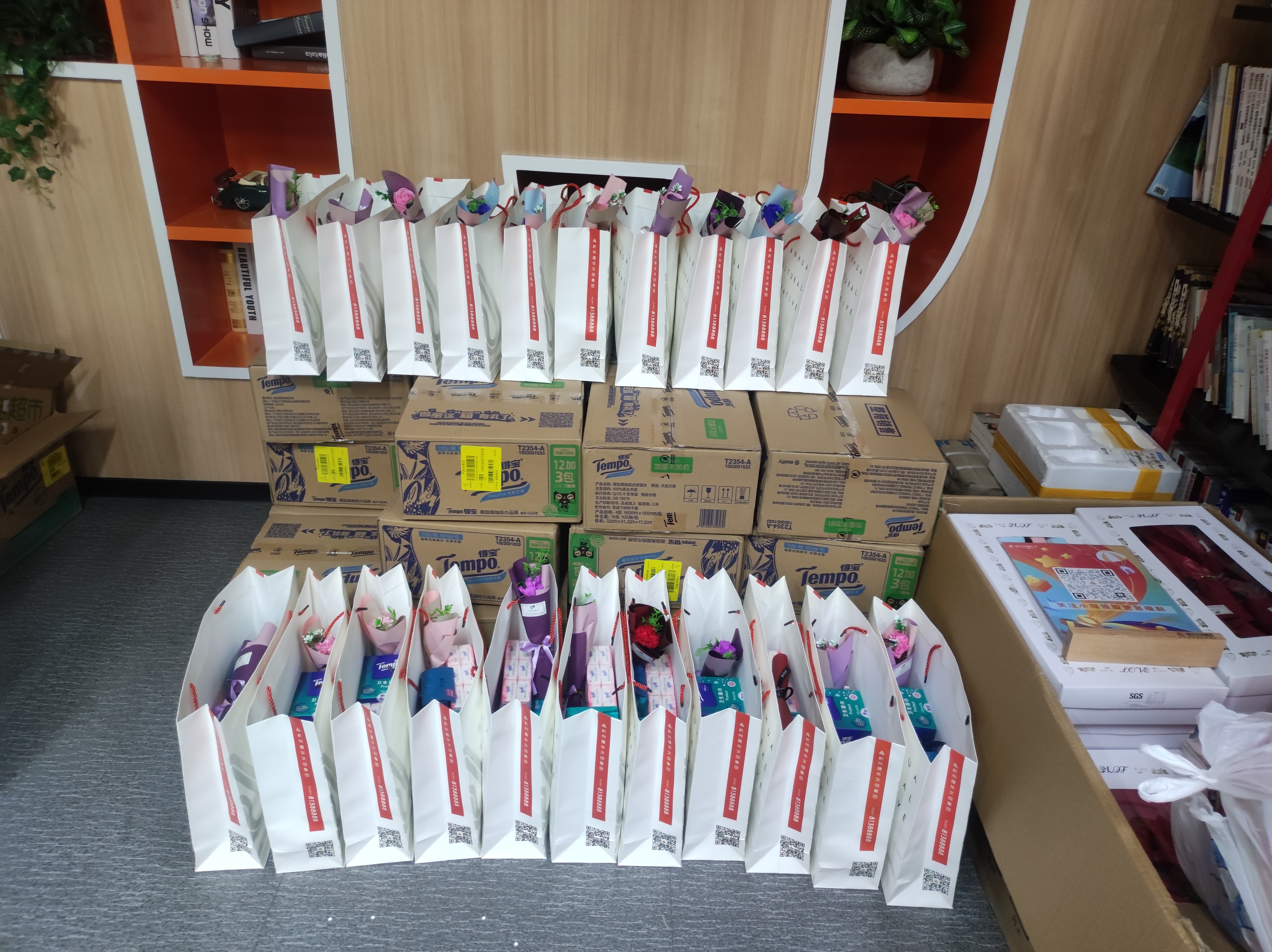“芝兰风雅至，伊人踏香来”——-6686体育集团工会开展女神节慰问活动